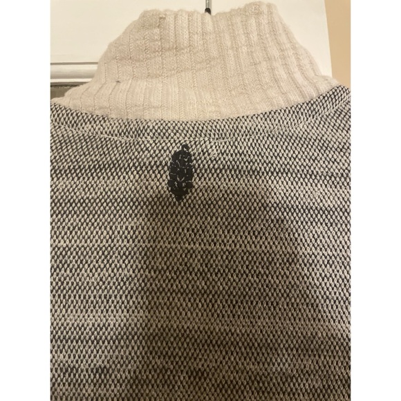 FP Movement Hole In One Half Zip Long Sleeve Tunic Sweater Size Small - Picture 6 of 6